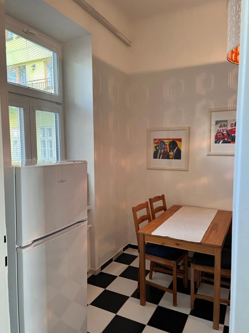 Stylish Flat In City Centre Братислава Экстерьер фото