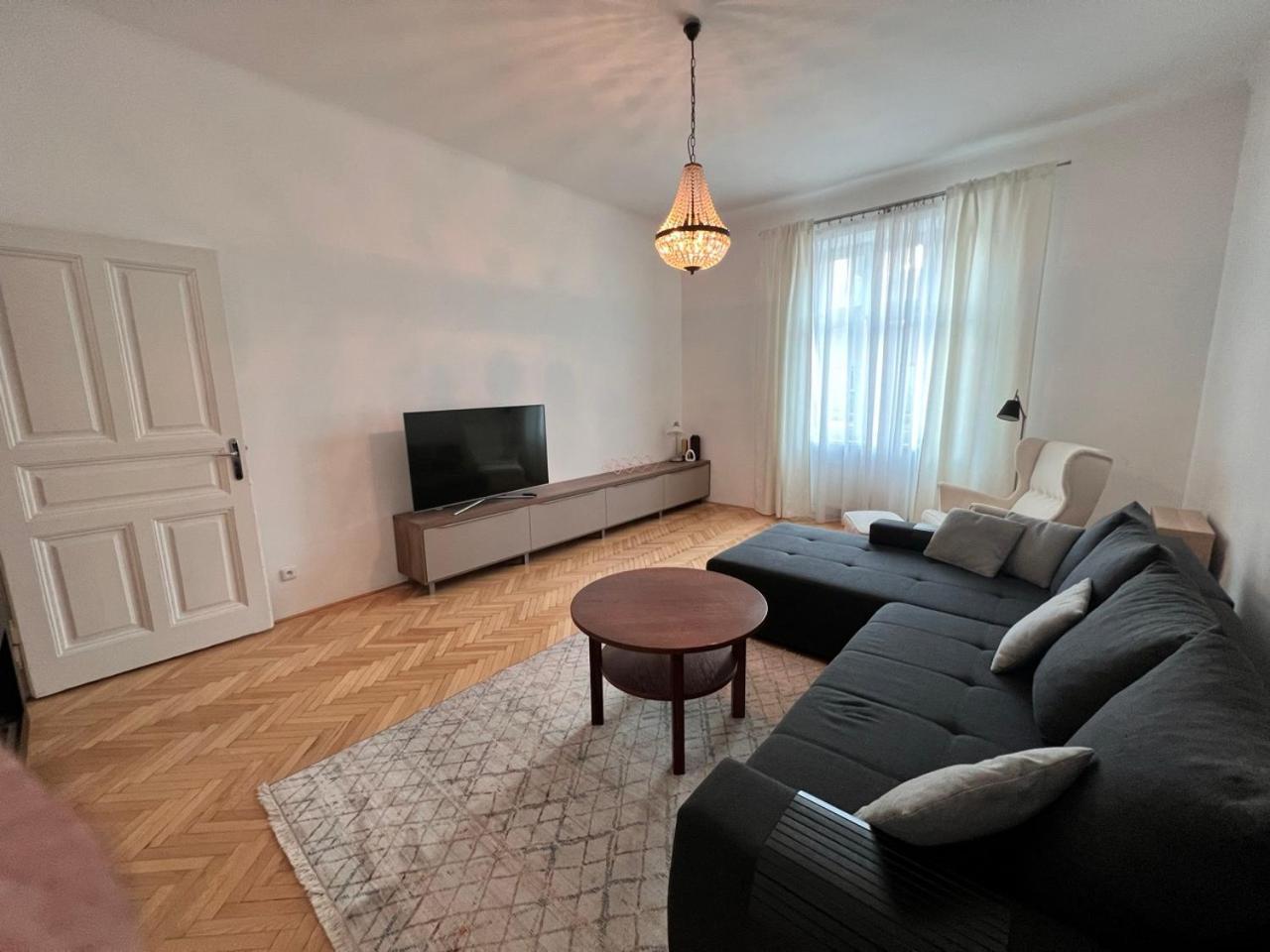Stylish Flat In City Centre Братислава Экстерьер фото