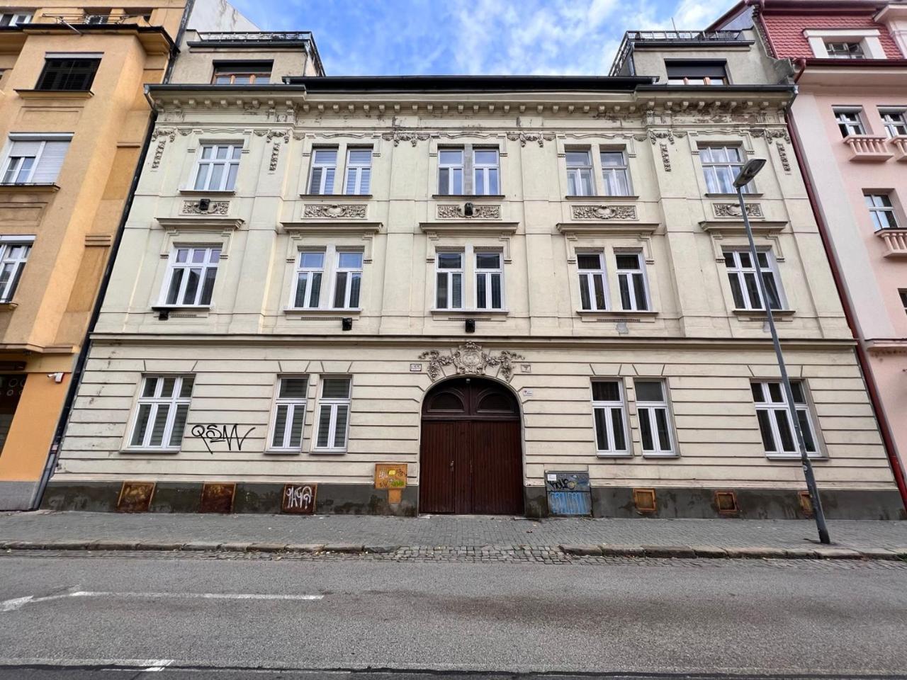 Stylish Flat In City Centre Братислава Экстерьер фото